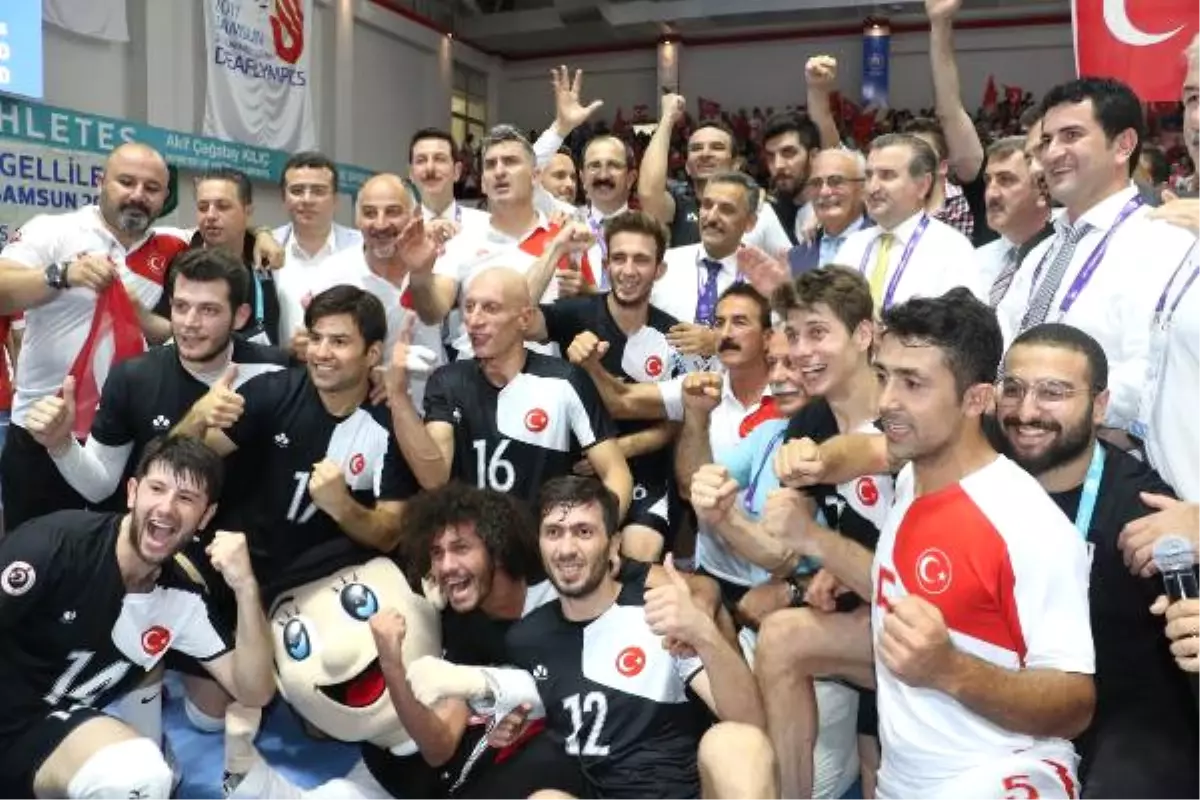 Voleybol Erkek Milli Takımı Finalde İşitme Engelliler Olimpiyatı