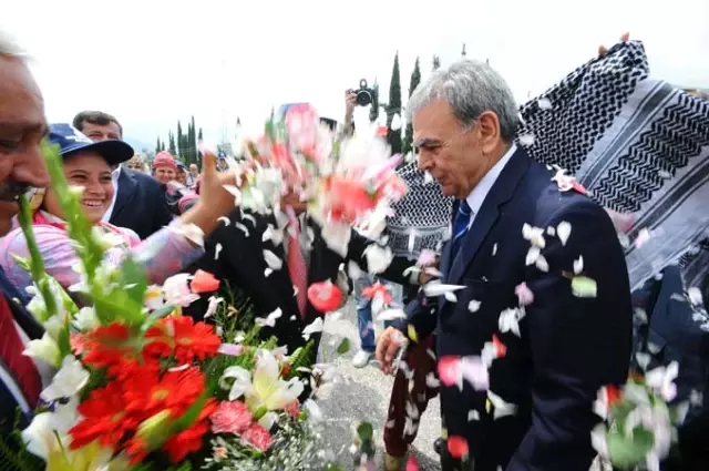 Aziz Kocaoğlu İzmir Master Planını Projemlak.com'a Açıkladı