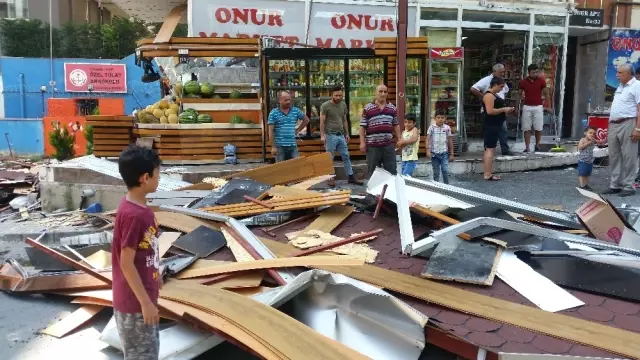 Market Sahibi İle Yıkım İçin Gelen Ekip Arasında Arbede Çıktı