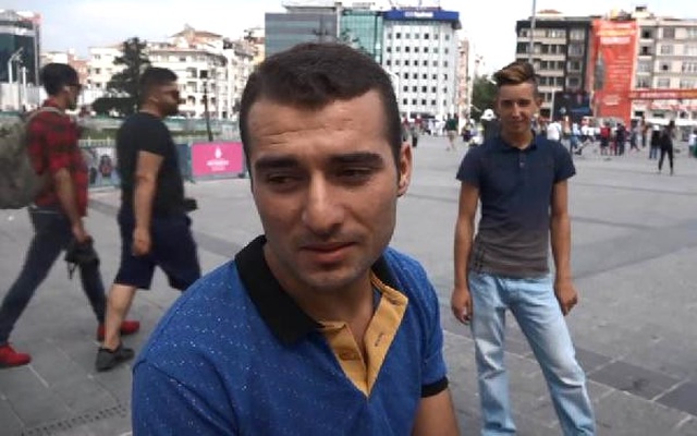 Ekmek Teknesini Afetten Korumaya Çalışan Simitçi: Vücudum Çok Acıyordu