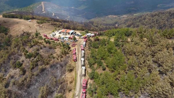 İzmir'deki Orman Yangını Havadan Görüntülendi! 500 Hektar Alan Kül Oldu