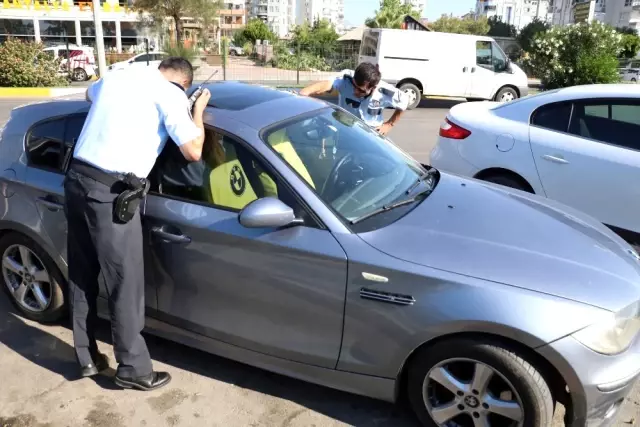 Otomobilde Kilitli Kaldı, Polis Araç Sahibini Plajda Megafonla Aradı