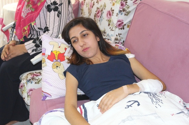 Evinden Markete Gitmek İçin Çıkan Genç Kız Köpeklerin Saldırısına Uğradı