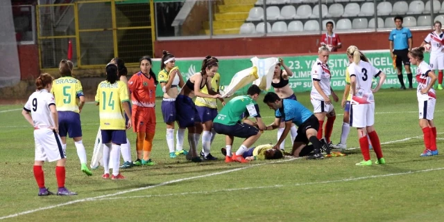 Türk Hakem, Maçta Kadın Futbolcunun Hayatını Kurtardı