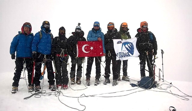 Bursalı Dağcılar, Gürcistan'da İki Mevsimi Bir Günde Yaşadı