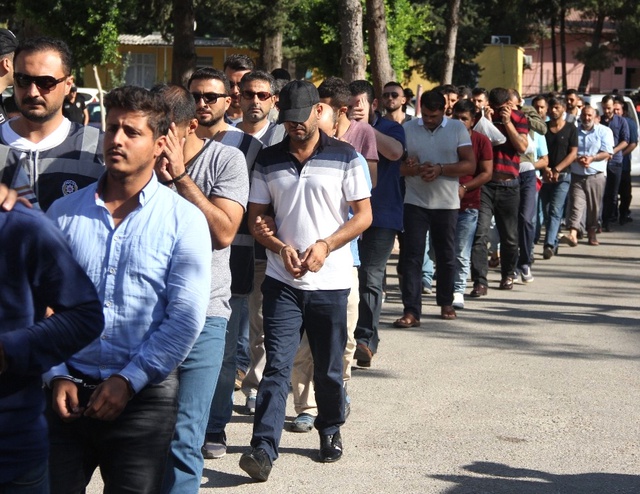 Tek Operasyonla 5 Sahte Polis Çetesi Çökertildi! Birbirlerini Bile Dolandırmışlar