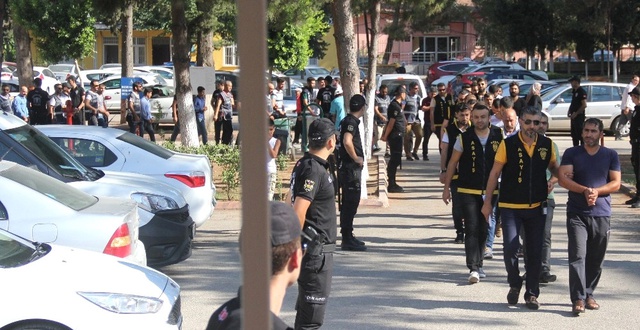 Tek Operasyonla 5 Sahte Polis Çetesi Çökertildi! Birbirlerini Bile Dolandırmışlar