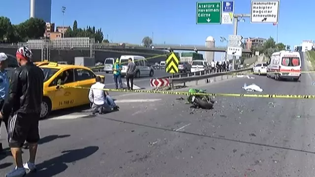 TEM Otoyolunda Ticari Taksi Motosiklete Çarptı: 1 Ölü, 1 Yaralı