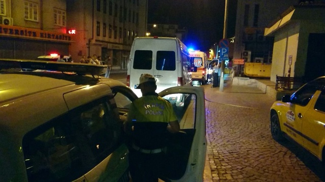 Direksiyon Başında Sızan Alkollü Sürücü Polisi Çileden Çıkardı