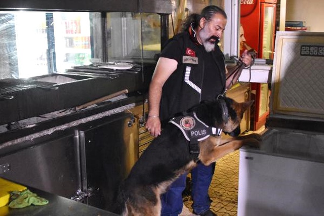 Restoranda 2 Tabanca İle 400 Mermi Bulundu