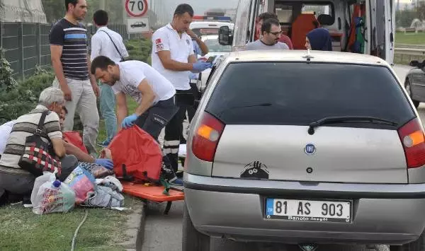 Yolun Karşısına Geçmeye Çalışan Yaşlı Kadına Araba Çarptı