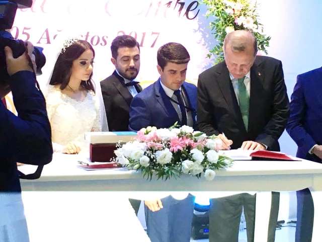 Erdoğan, Nikah Şahitliğini Yaptığı Çiftten 5 Çocuk Sözü Aldı