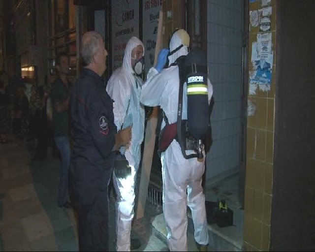 Yalnız Yaşadığı Evinde Ölü Bulunan Adamın Cesedi, 8 Saat Sonra Kaldırılabildi