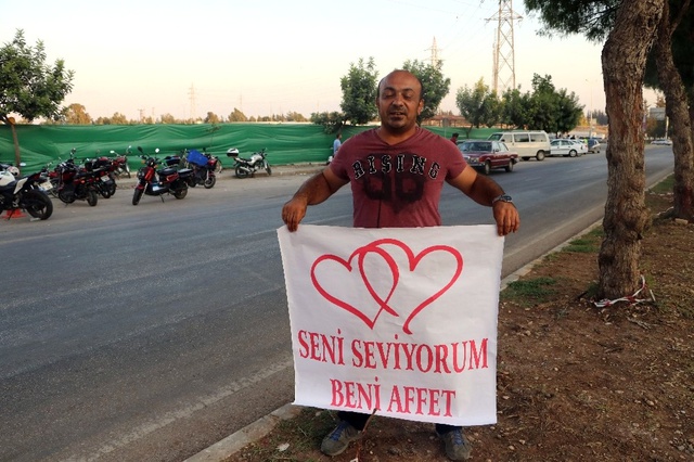 Eski Eşinin Barışma Teklifini Gözyaşlarıyla Reddetti