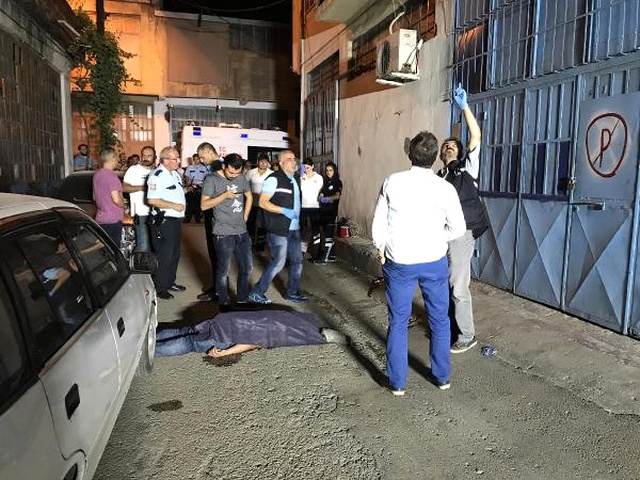 Uyuşturucu Kullanan Genç, 4. Kattan Düşüp Can Verdi