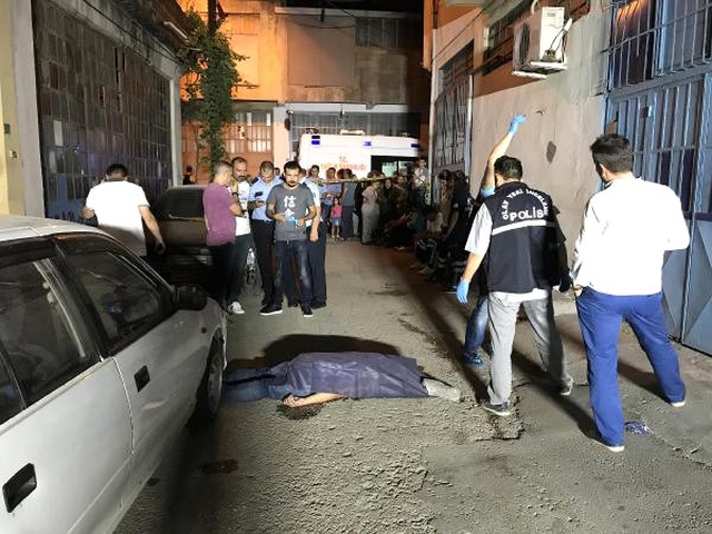 Uyuşturucu Kullanan Genç, 4. Kattan Düşüp Can Verdi