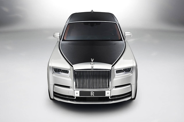 Yeni Phantom Yüzünü Gösterdi