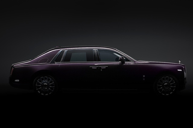 Yeni Phantom Yüzünü Gösterdi