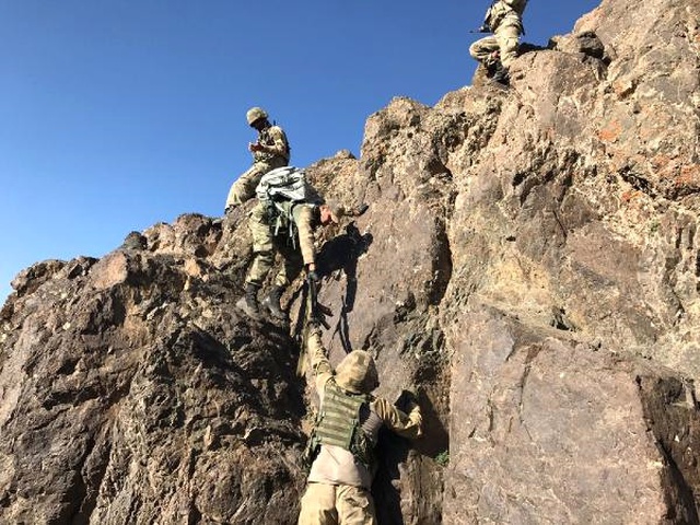 Hakkari'de 3 Teröristin Öldürüldüğü Mağaranın Üzerine Sabitlenmiş Paratoner Bulundu