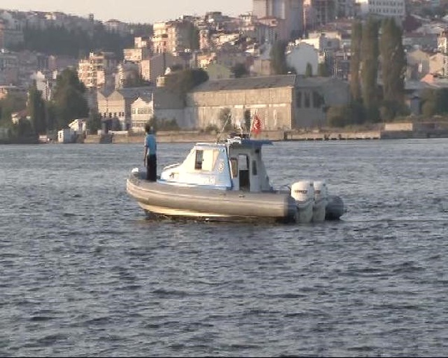 Balat'ta Boğulma Tehlikesi Geçiren Genç, 20 Dakikalık Uğraş Sonunda Kurtarıldı