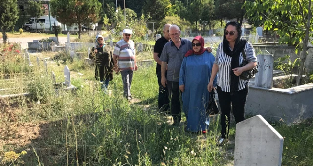 Marmara Depremi'nde Kaybolanlar İçin Kimsesizler Mezarlığında DNA Testi Yapılacak