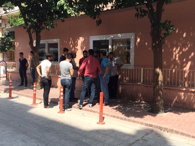 Kafede Gelen Hesaba İtiraz Eden Askeri, Bıçaklayarak Öldürdüler