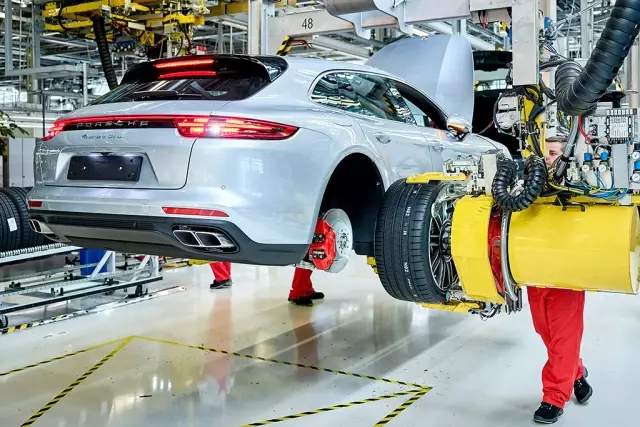 Porsche Yeni Panamera Sport Turismo'nun Üretimine Başladı