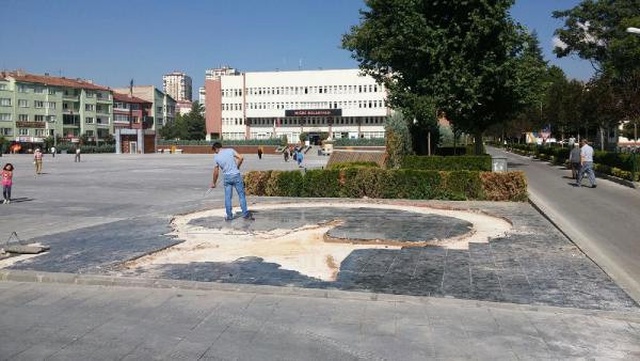 Tepki Geldi, Şehit Ömer Halisdemir'in Heykeli Kaldırıldı