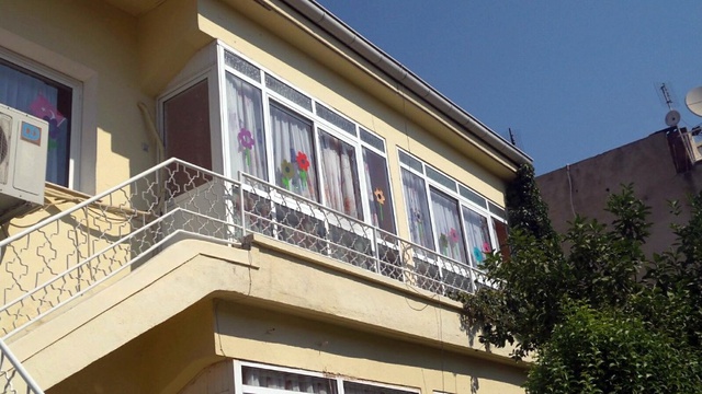 Alper'in Serviste Unutulup Can Vermesine Öfke Dinmiyor! Vatandaşlar Anaokuluna Saldırdı