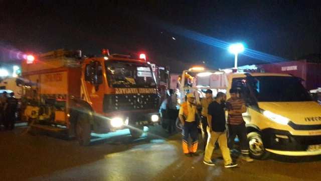 Ataşehir'de Viraja Hızlı Giren Araç Kaza Yaptı: 2 Ölü