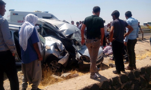 Rütbeli Askerlerin Bulunduğu Araç Kaza Yaptı: 2 Ölü, 7 Yaralı!