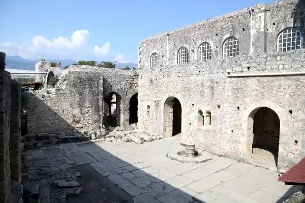 Kemikleri İtalya'ya Kaçırıldı Denilen Noel Baba'nın Mezarı Jeoradarla Aranıyor