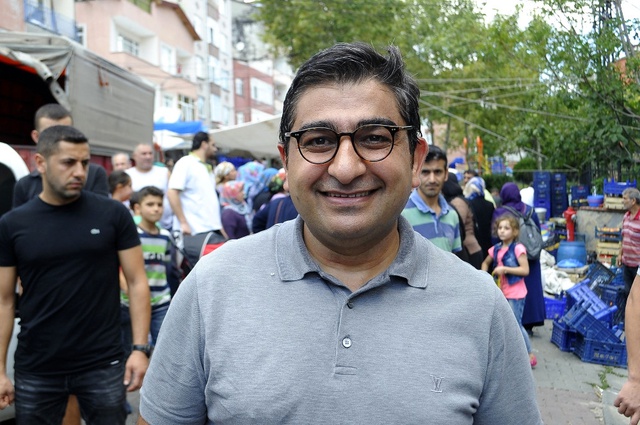 Bonkör İş Adamı, Tüm Pazarı Satın Aldı; Her Şeyi Bedava Dağıttı