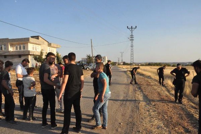 Magandalığın Kitabını Yazdılar: Yavaş Gitmeleri Konusunda Uyaran Yayalara Ateş Açtılar