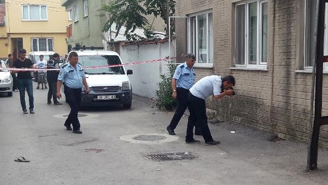 Eski Sevgilisinin Yeni Aşkını Hazmedemedi, Silahla Dehşet Saçtı!