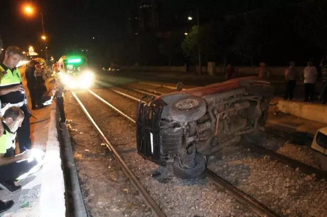 Kamyonet, Hareket Halindeki Tramvayın Önüne Düştü