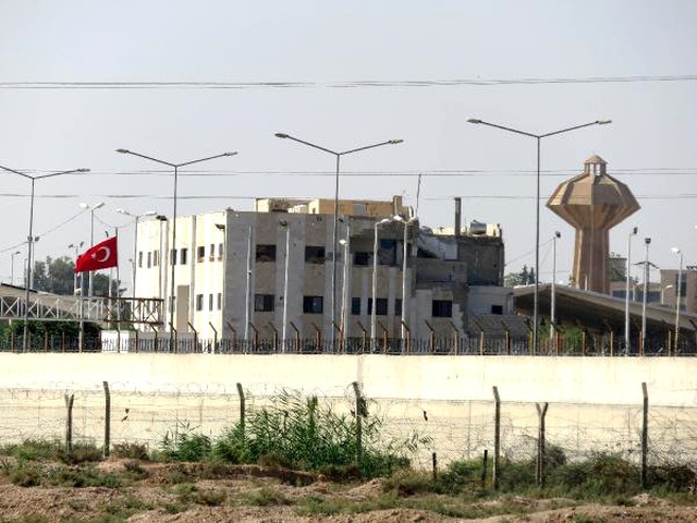 Telabyad'daki ABD Bayrakları ve PYD/YPG Flamaları Kaldırıldı