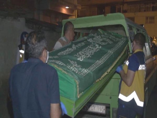 Kiraya Vereceği Evin Bahçesinde, Yarı Çıplak Cesedi Bulundu
