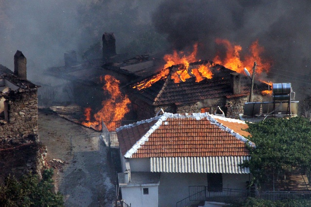 Muğla'da 700 Hektar Alanı Küle Döndüren Yangın Kontrol Altına Alındı
