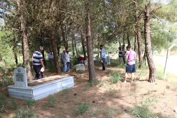 Sakarya'da Mezarlık Alanının Tarla Olarak Satılmasına Vatandaşlardan Tepki