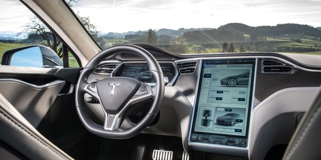Tesla'dan Irma Kasırgası İçin Batarya Güncellemesi!
