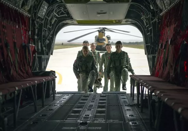 Uçan Kaleler Görücüye Çıktı! Skorsky Helikopterini Bile Taşıyabiliyorlar