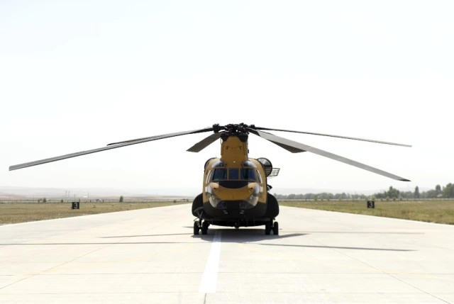 Uçan Kaleler Görücüye Çıktı! Skorsky Helikopterini Bile Taşıyabiliyorlar