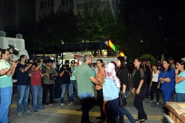 Polis Müdüründen HDP'li Vekile: Yemininize Sadık Kalın, Kanunlara Uyun!