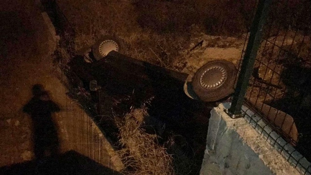 Alkollü Sürücünün Çarptığı Otomobil, Bir Evin Bahçesine Uçtu