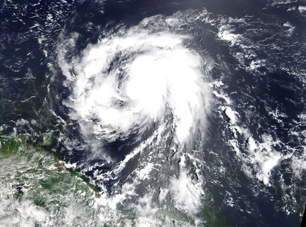 Maria Kasırgası 72 Bin Kişinin Yaşadığı Dominika'yı Yerle Bir Etti