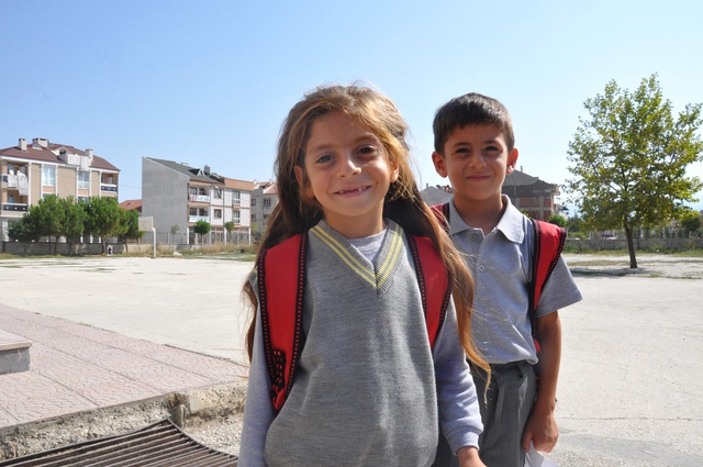İlkokullu Baran'ın Altın Sarısı Uzun Saçlarını Görenler Şaşırıyor
