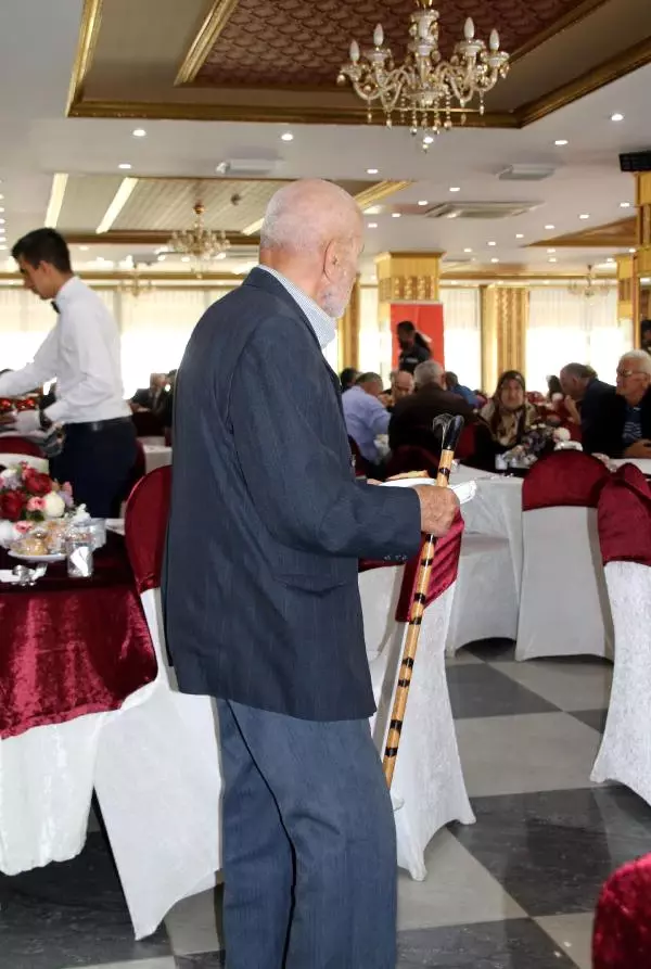 Protokole Garsonlu Servis, Gazilere Self Servis