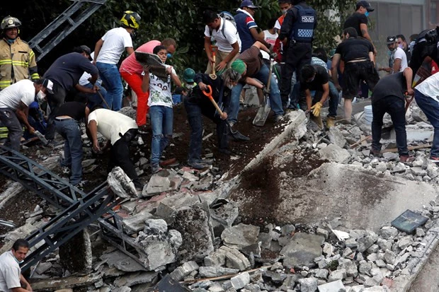 Meksika'da Depremde Acı Detay 32 Yıl Önceki Felaketin Yıl Dönümünde 7.1'le Sallandılar