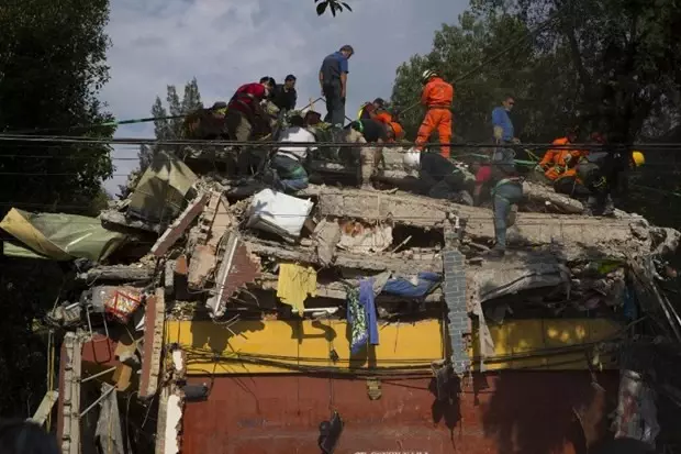 Meksika'da Depremde Acı Detay 32 Yıl Önceki Felaketin Yıl Dönümünde 7.1'le Sallandılar